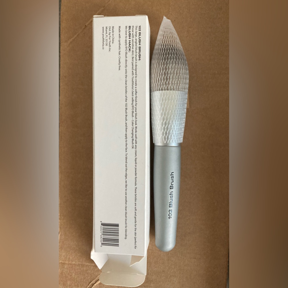 NIB•YouthForia 102 Angled Blush Brush - Picture 4 of 5
